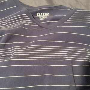 XXL Old Navy Classic V-Neck T-Shirt